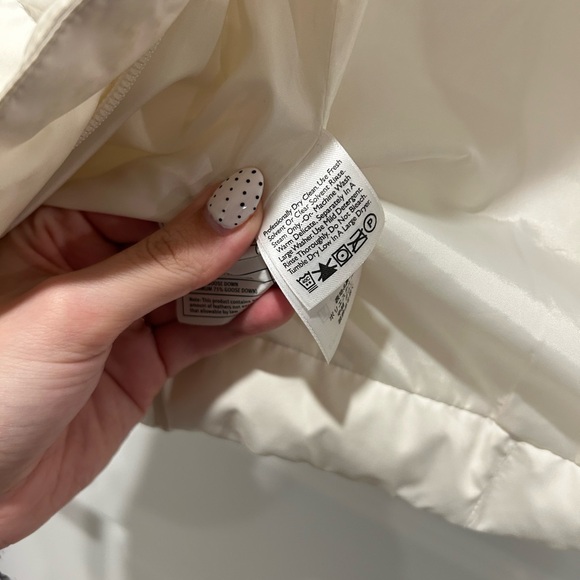 Eddie Bauer Women’s Goose Down Ivory Vest small - Picture 9 of 10